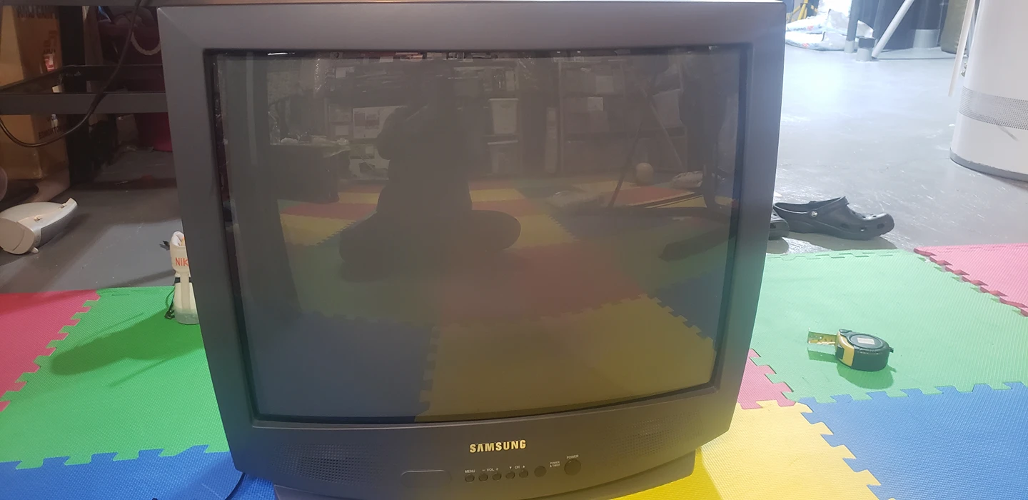 free 28" Samsung tv thumbnail
