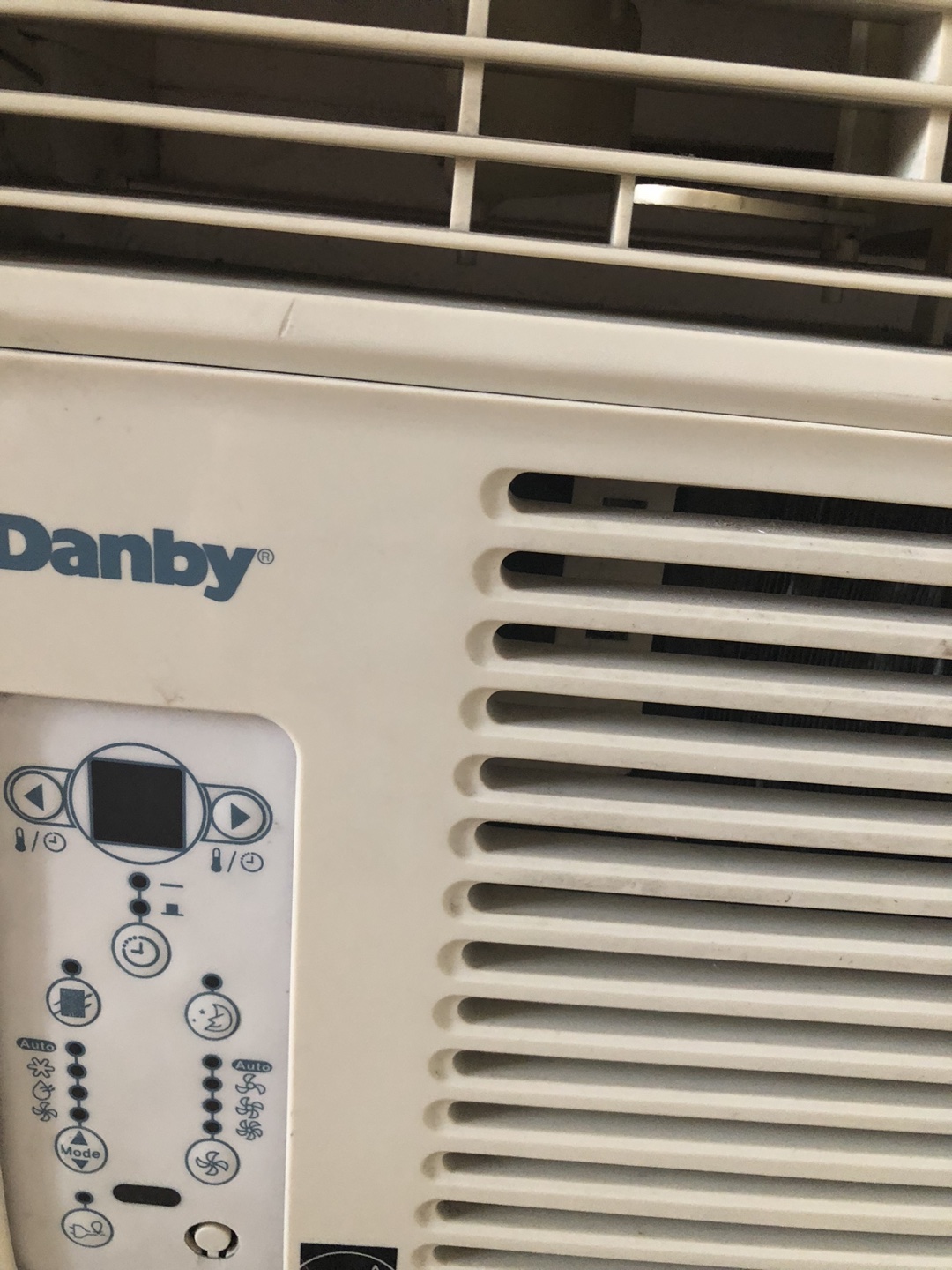 Air conditioning by Danby!!!! Moving sale must Go - photo 2