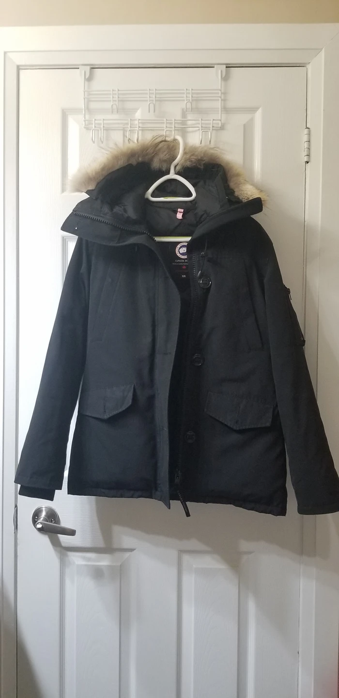 Canada goose women's size - medium
