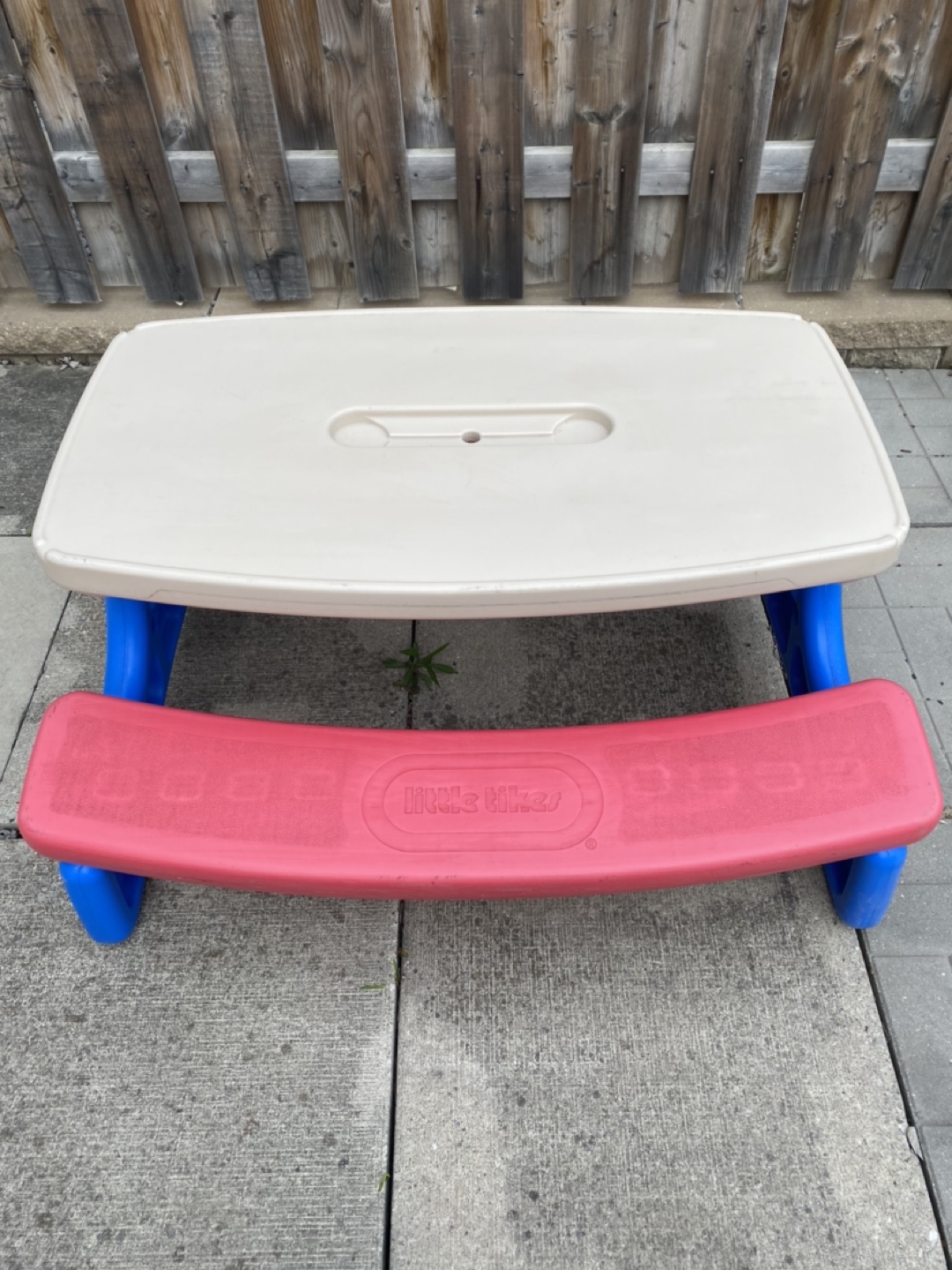 LITTLE TIKES PICNIC TABLE - photo 2