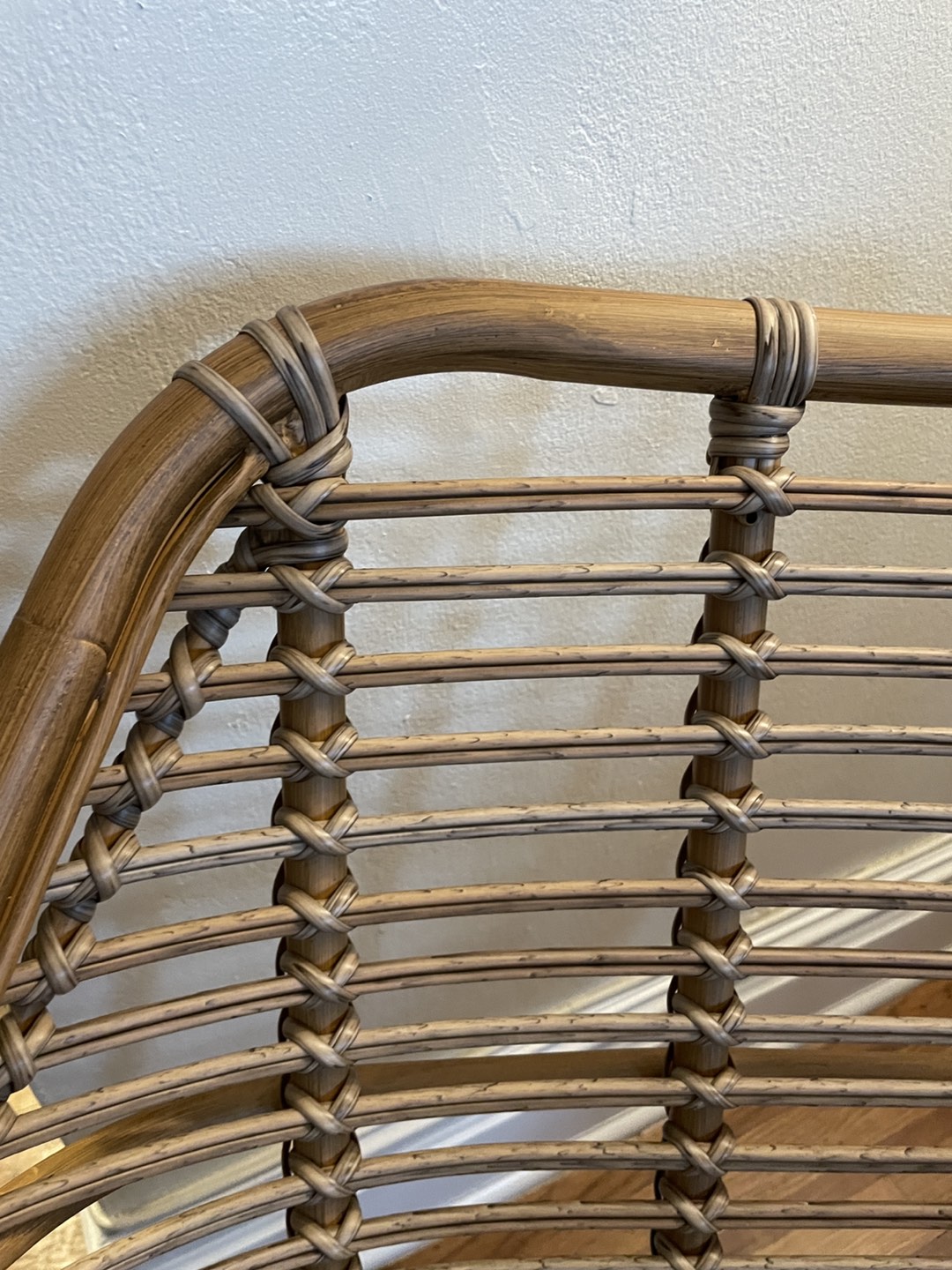 Natural wood rattan chair - photo 4