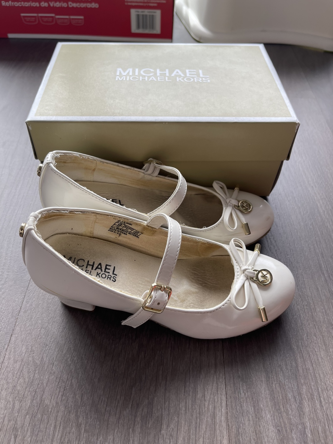 Michael Kors kids shoes US 1 image indicator(2)