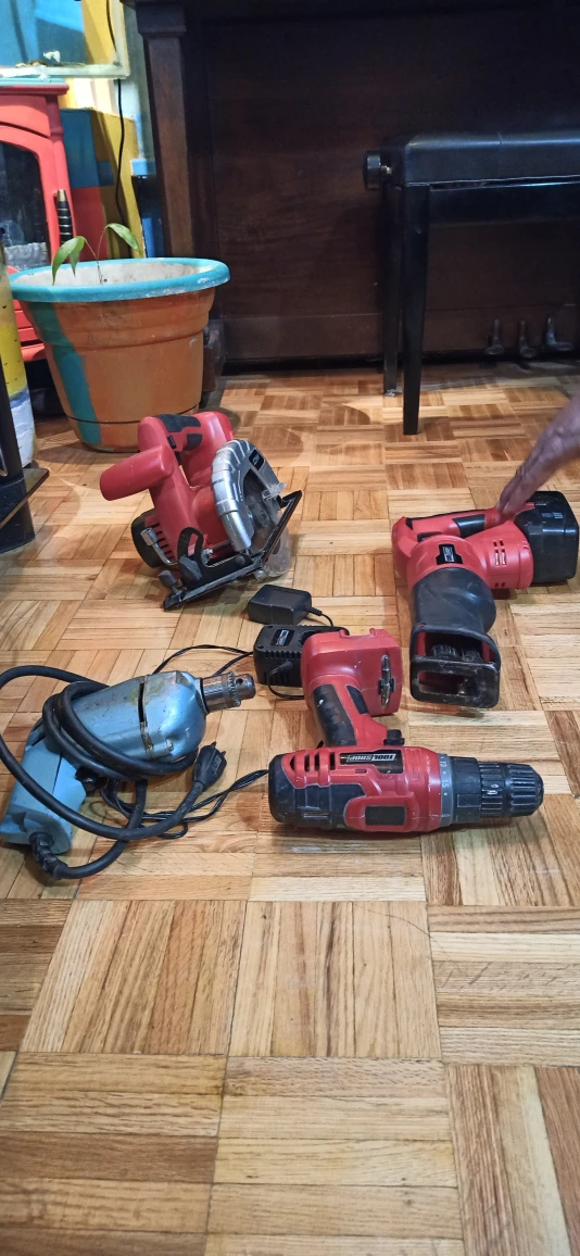 TOOL SHOP Power tools (+ bonus black & decker vintage drill)