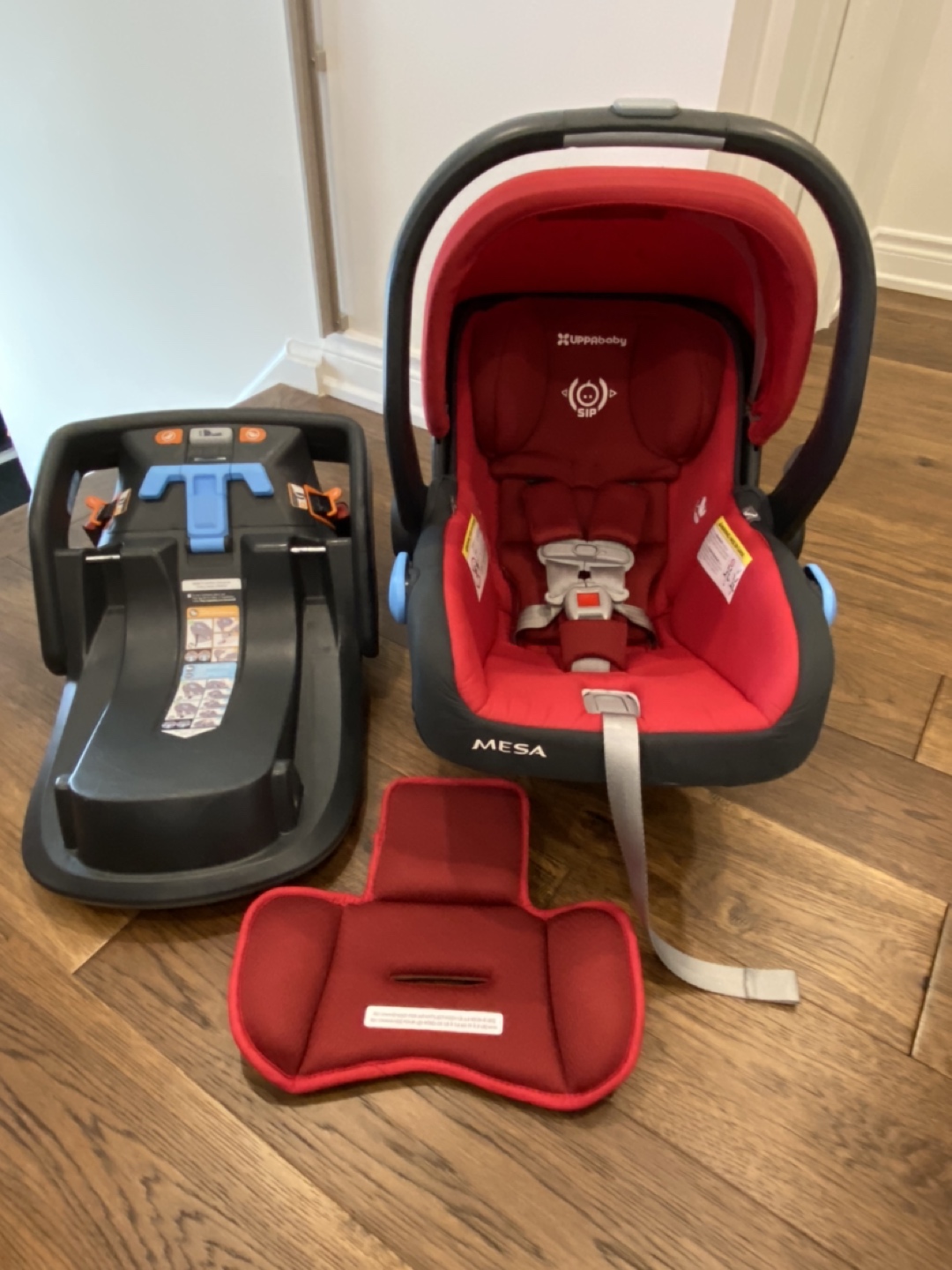 Uppababy Mesa infant car seat and base thumbnail