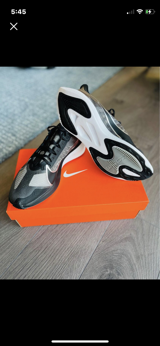 Nike womens size 8