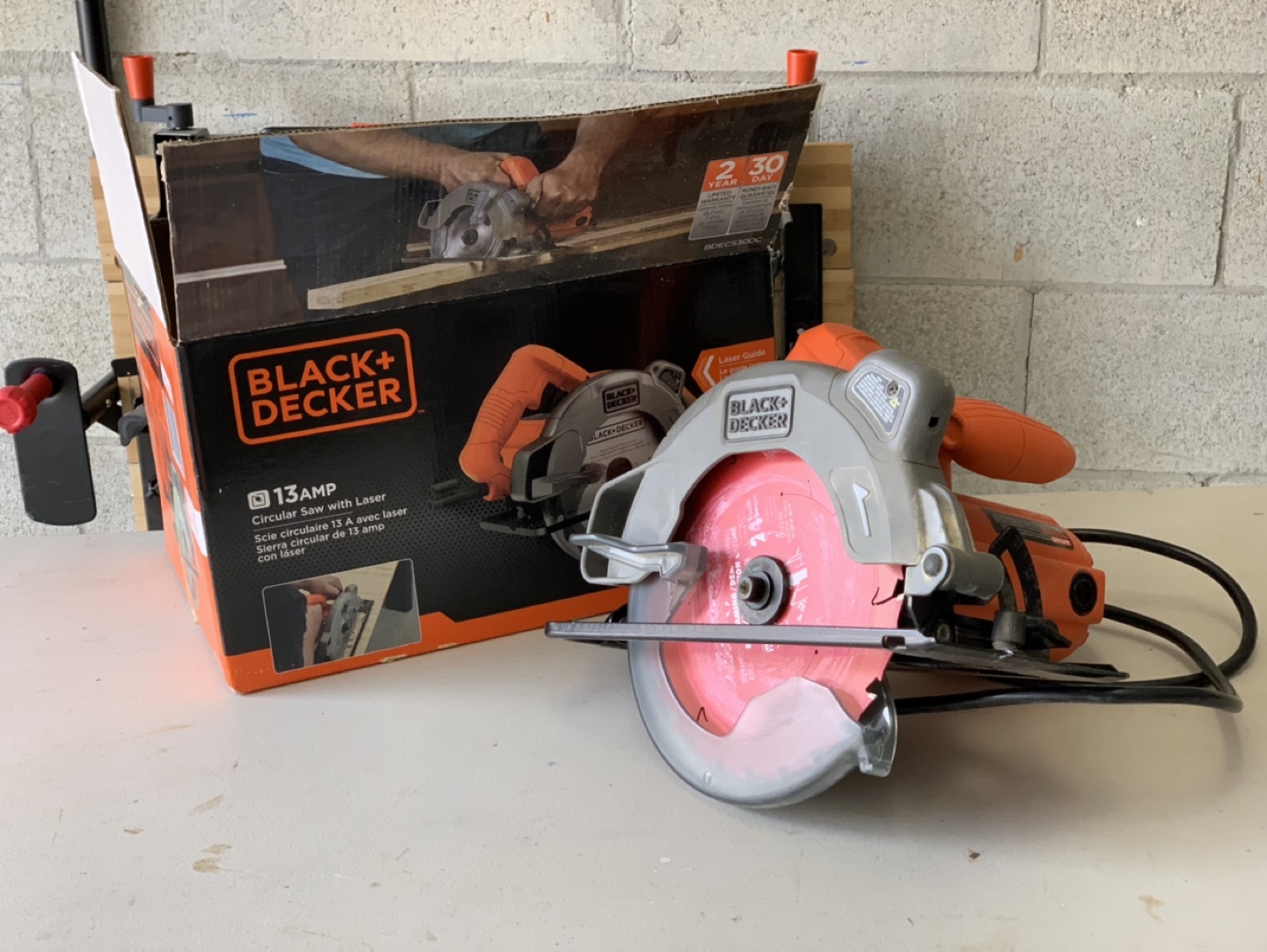 BLACK+DECKER corded circular saw