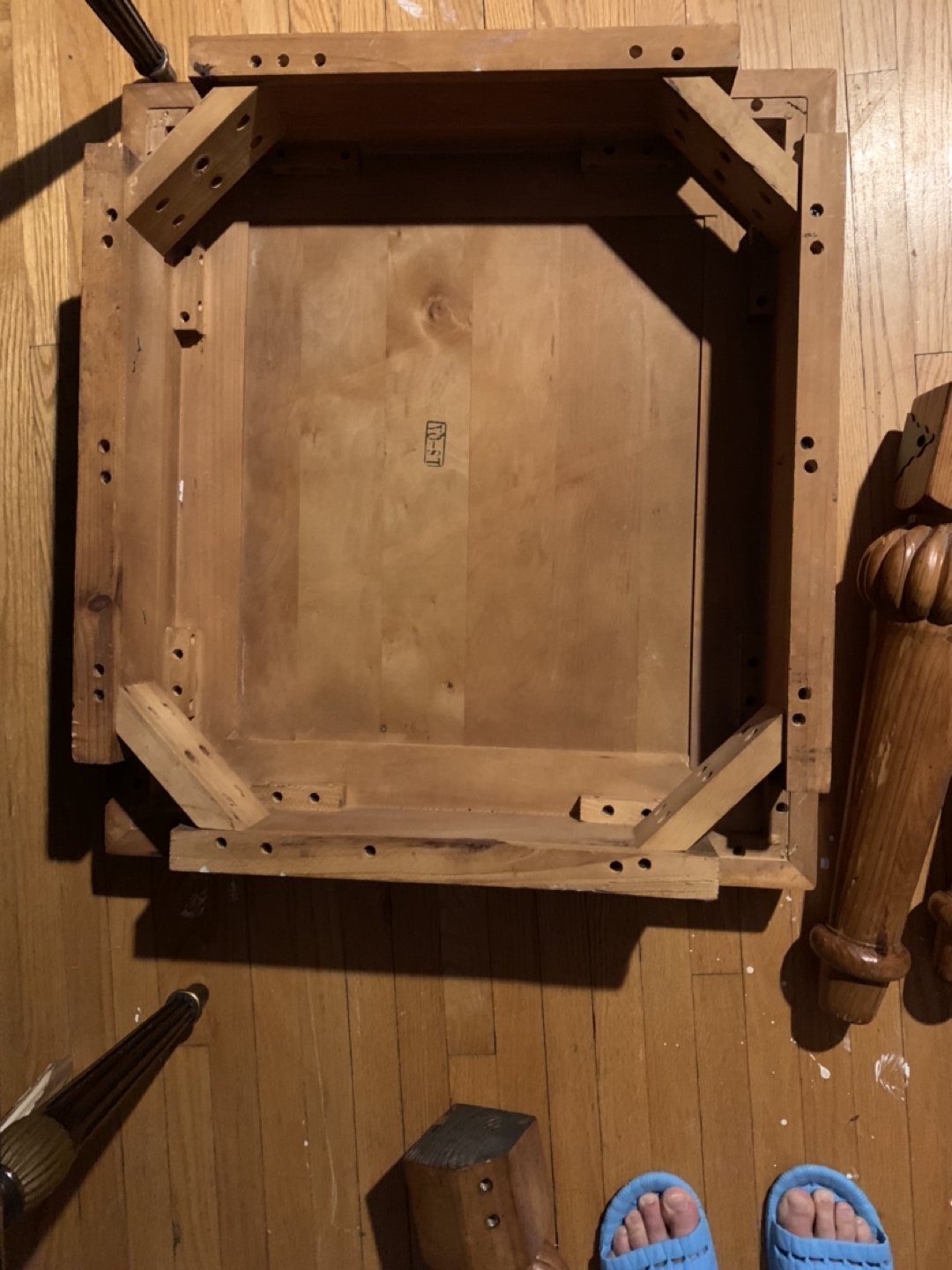 Small table thumbnail