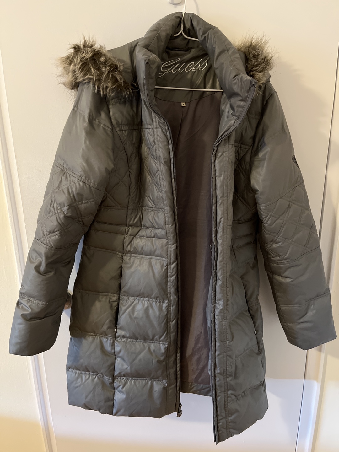 Guess winter parka / Jacket thumbnail