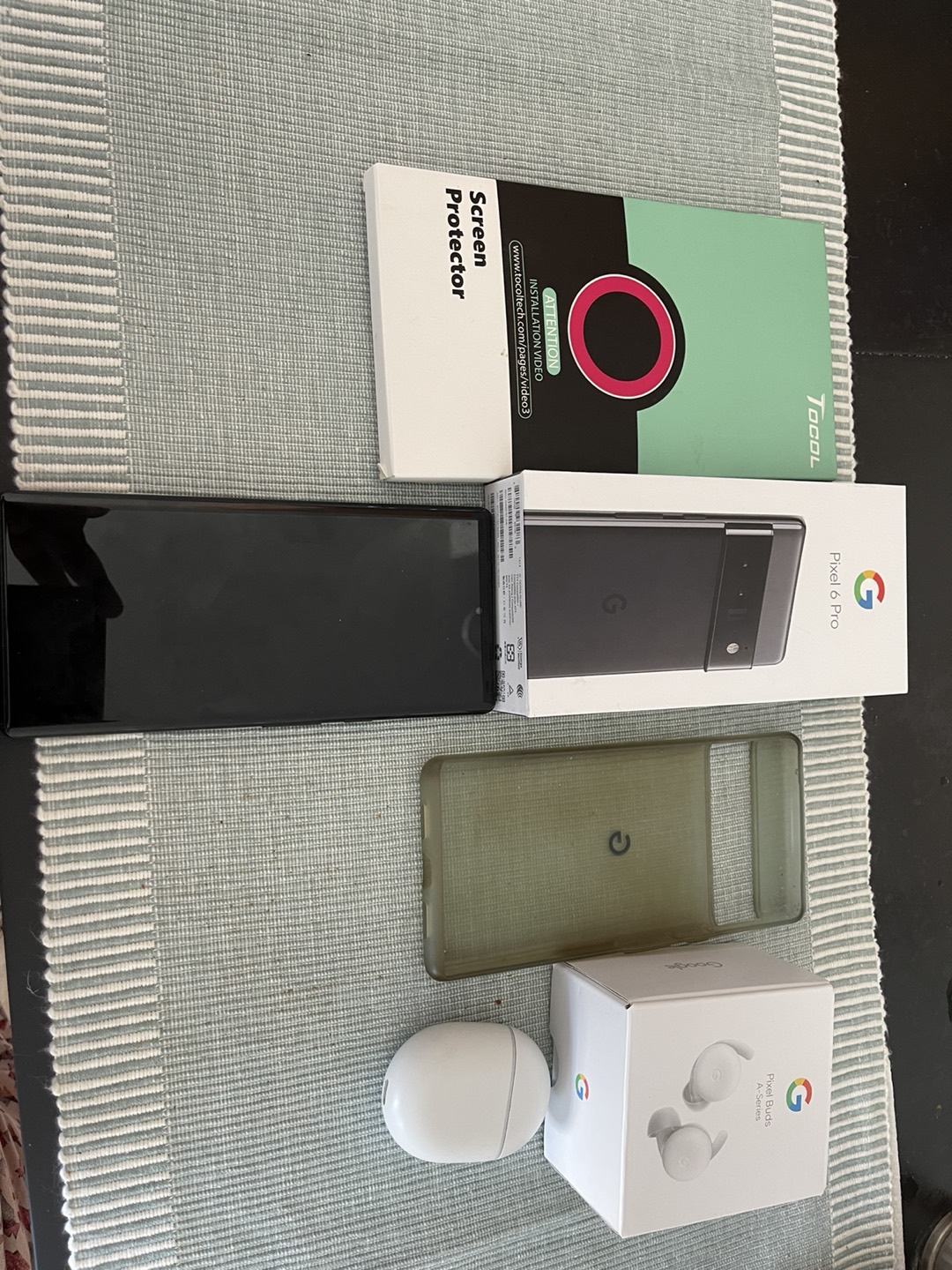 Google pixel 6 pro 128 unlocked + Accessories