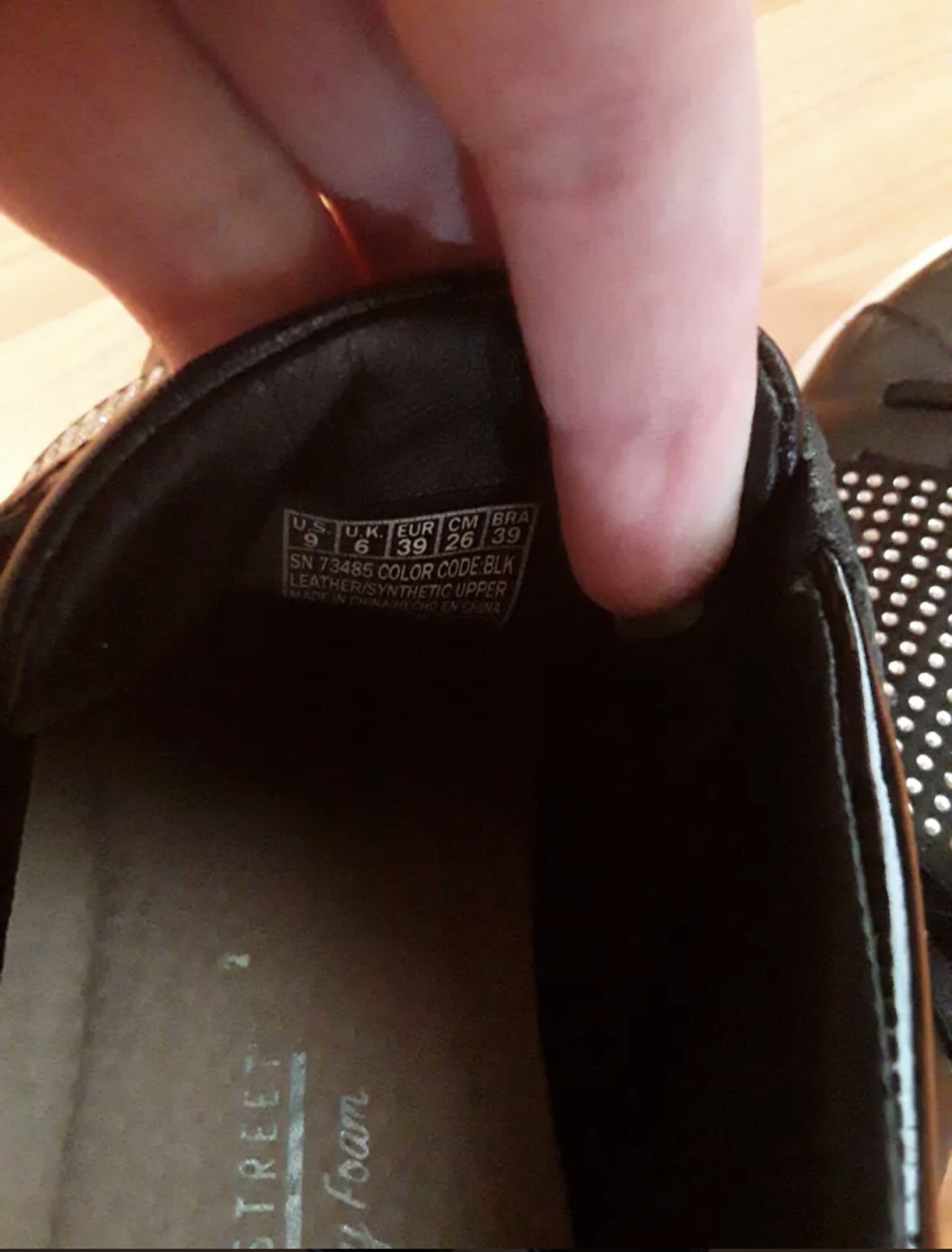 Leather Sketcher sneakers Sz.9 image indicator(4)