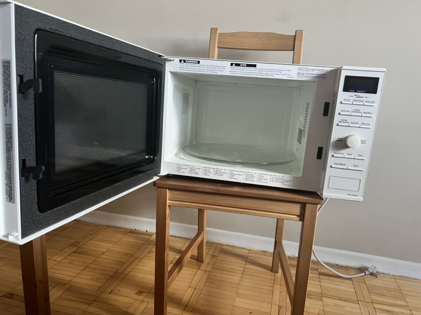 Used Panasonic NN-SD664 microwave oven - photo 2