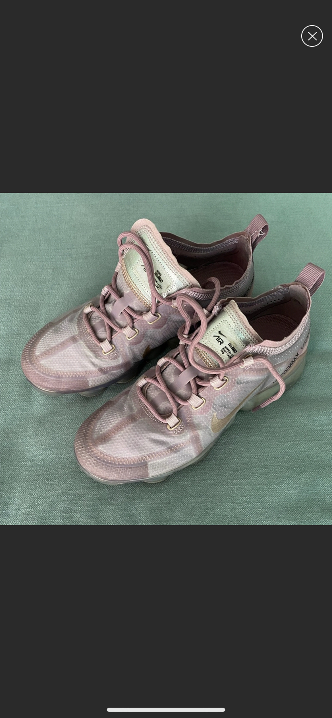 NIKE WOMEN VAPORMAX Size 6.5 Women