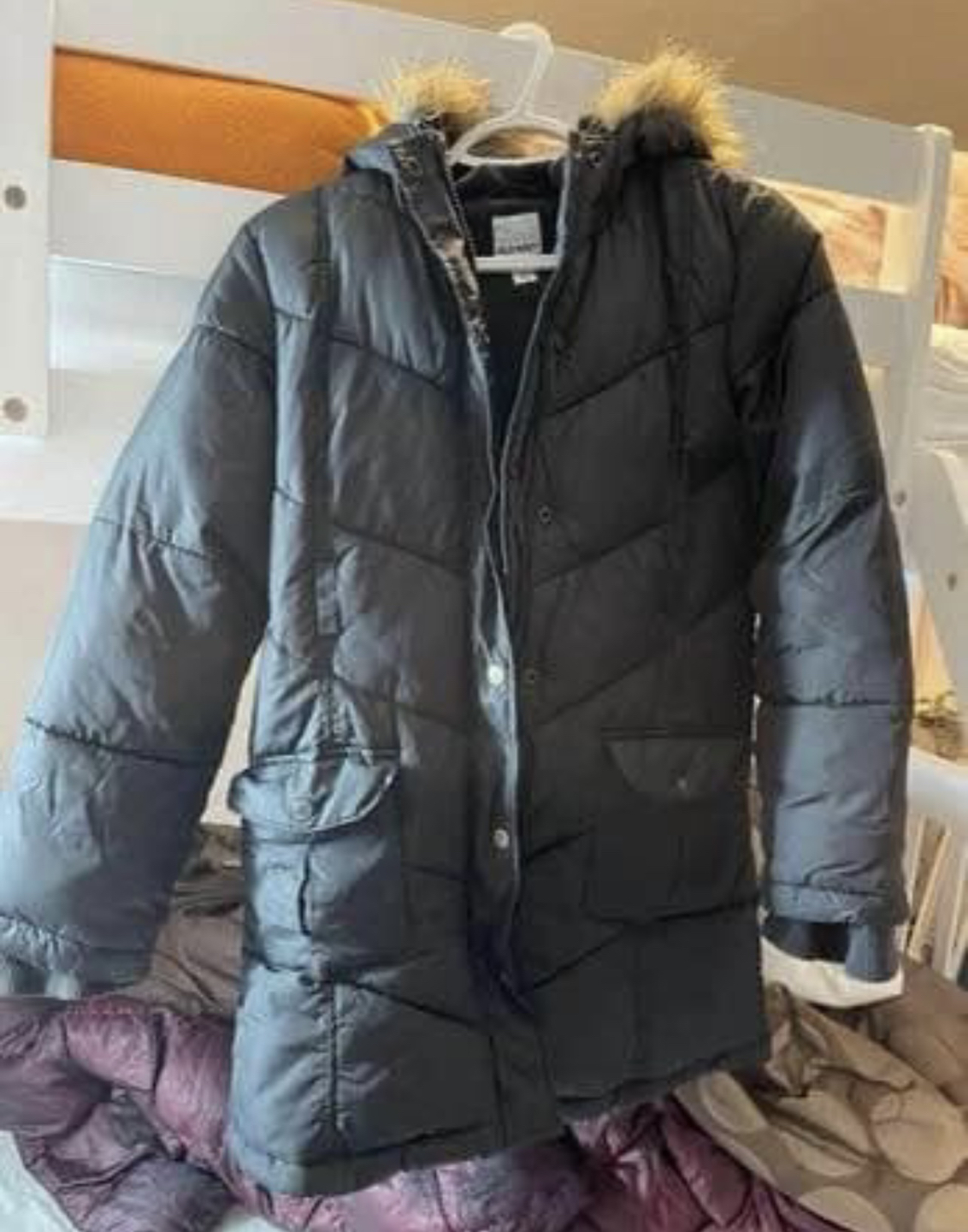 Winter coat  … can deliver with $5-$15 - photo 4
