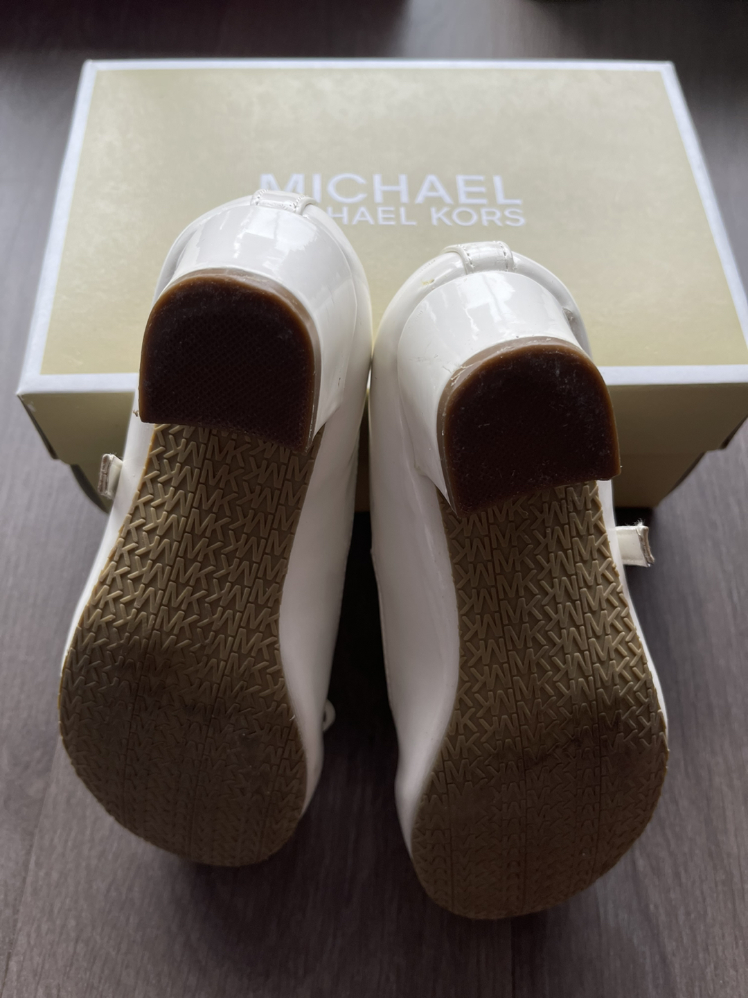 Michael Kors kids shoes US 1 image indicator(3)