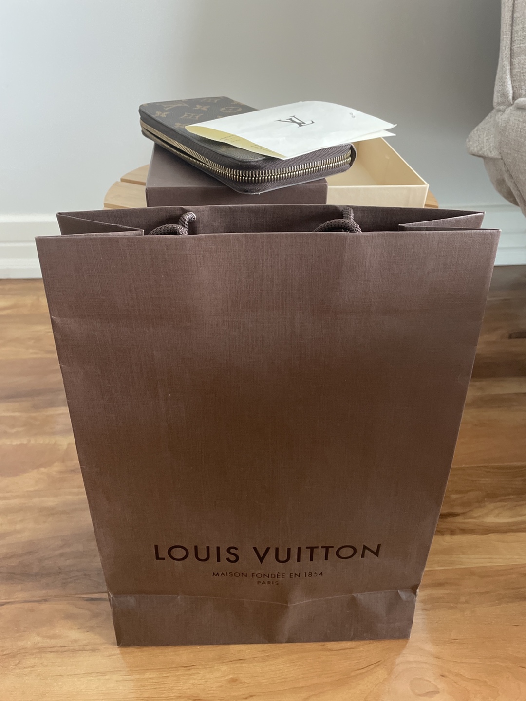 Louis Vuitton Zippy Wallet image indicator(2)