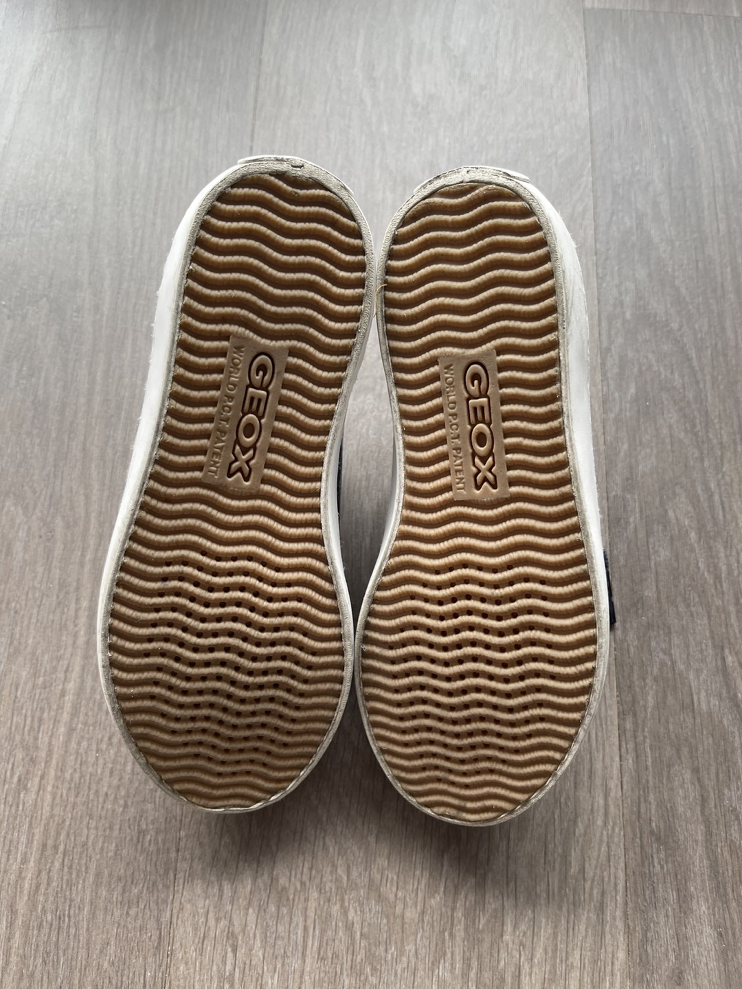 Geox kids sneakers US size 1 image indicator(4)