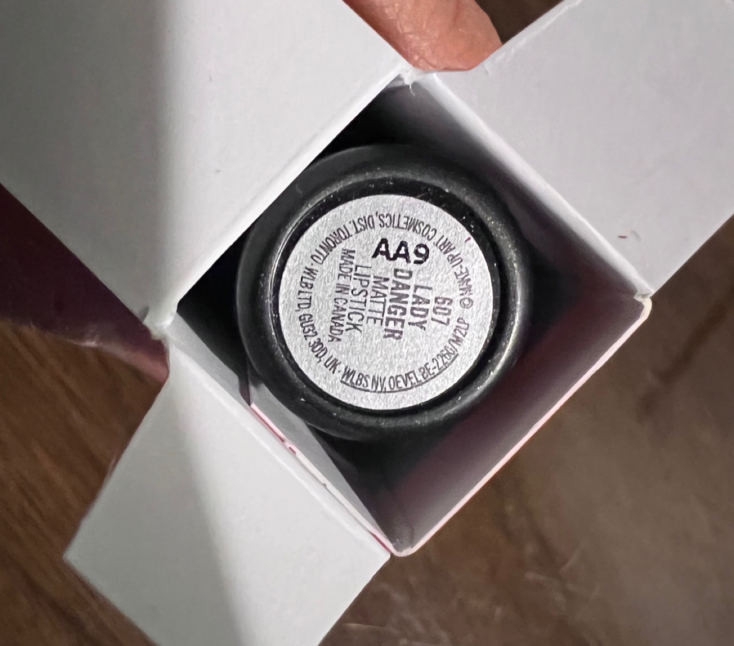 Brand new MAC lipstick (3g, full size, NOT mini) Lady Danger - photo 3