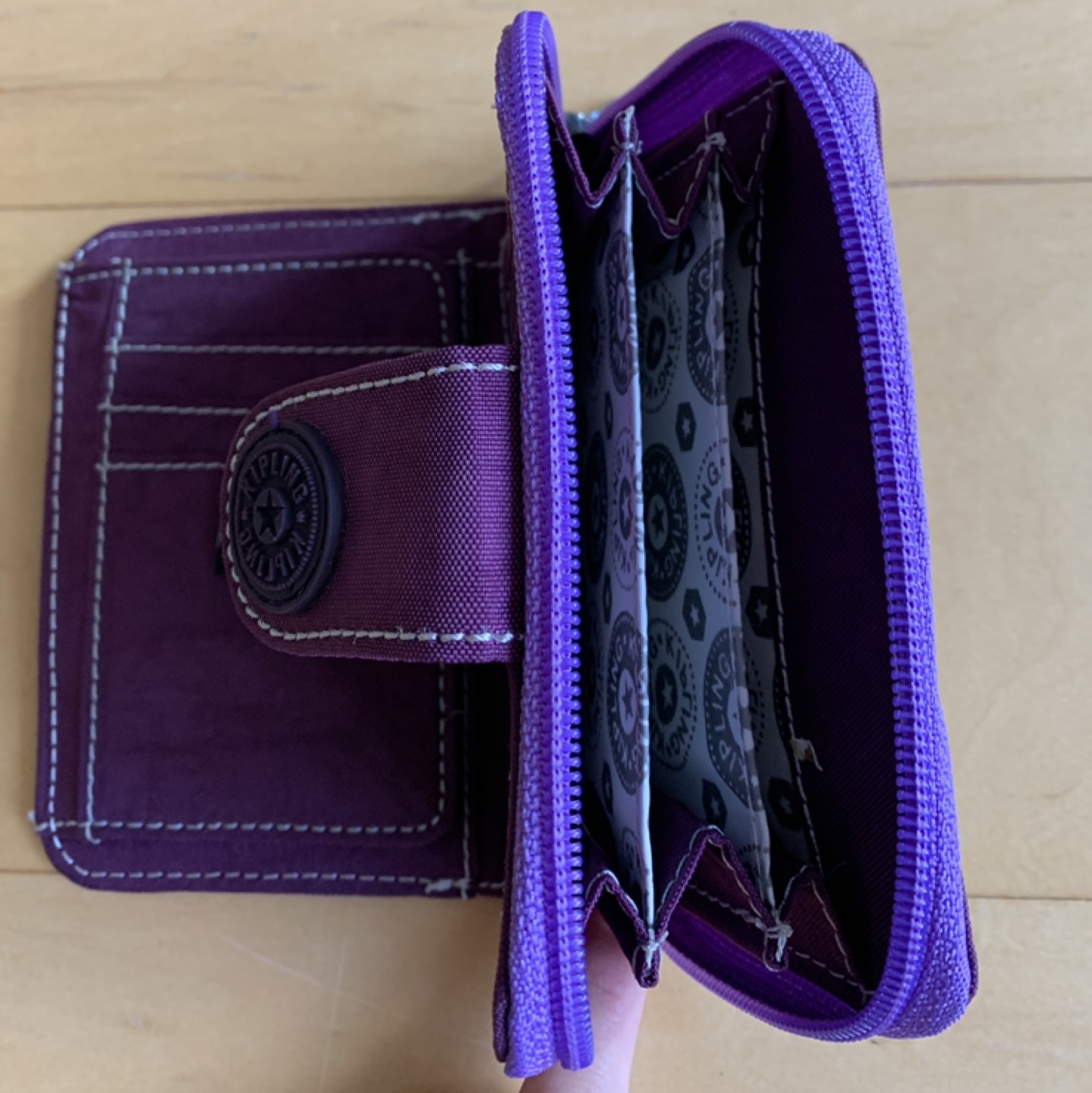 Brand new gifted/unused pocket size purple wallet - photo 3