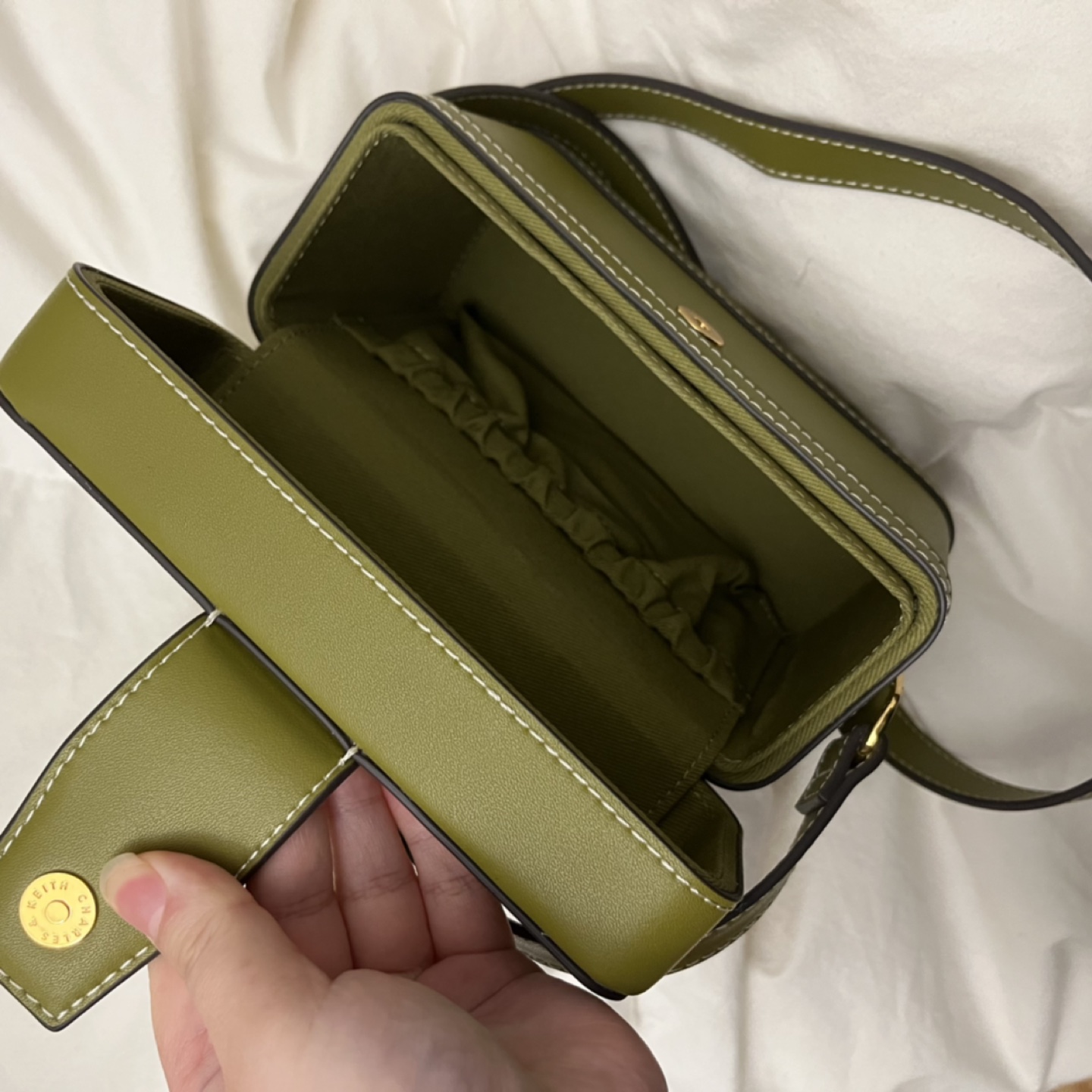 Charles & Keith crossbody bag image indicator(3)