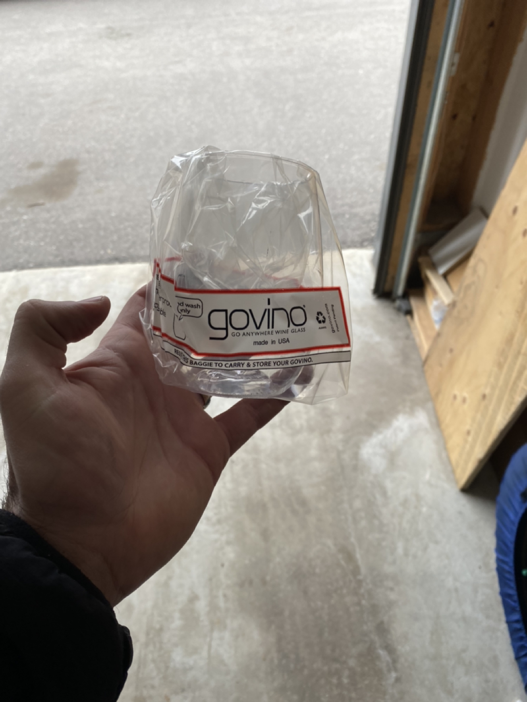 Plastic wine glasses thumbnail