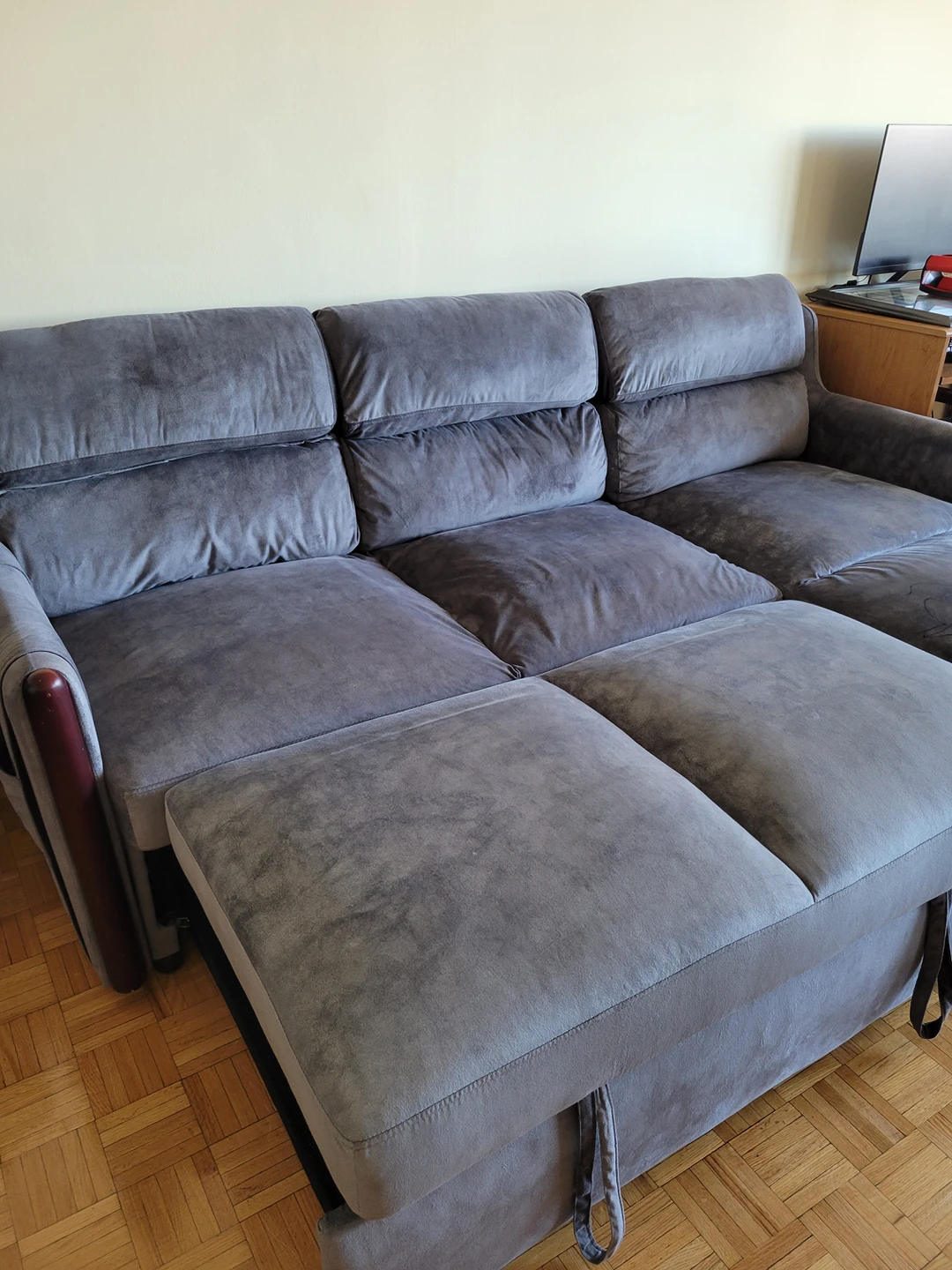 REVERSIBLE SECTIONAL SOFA- WITH PULL OUT BED - photo 5