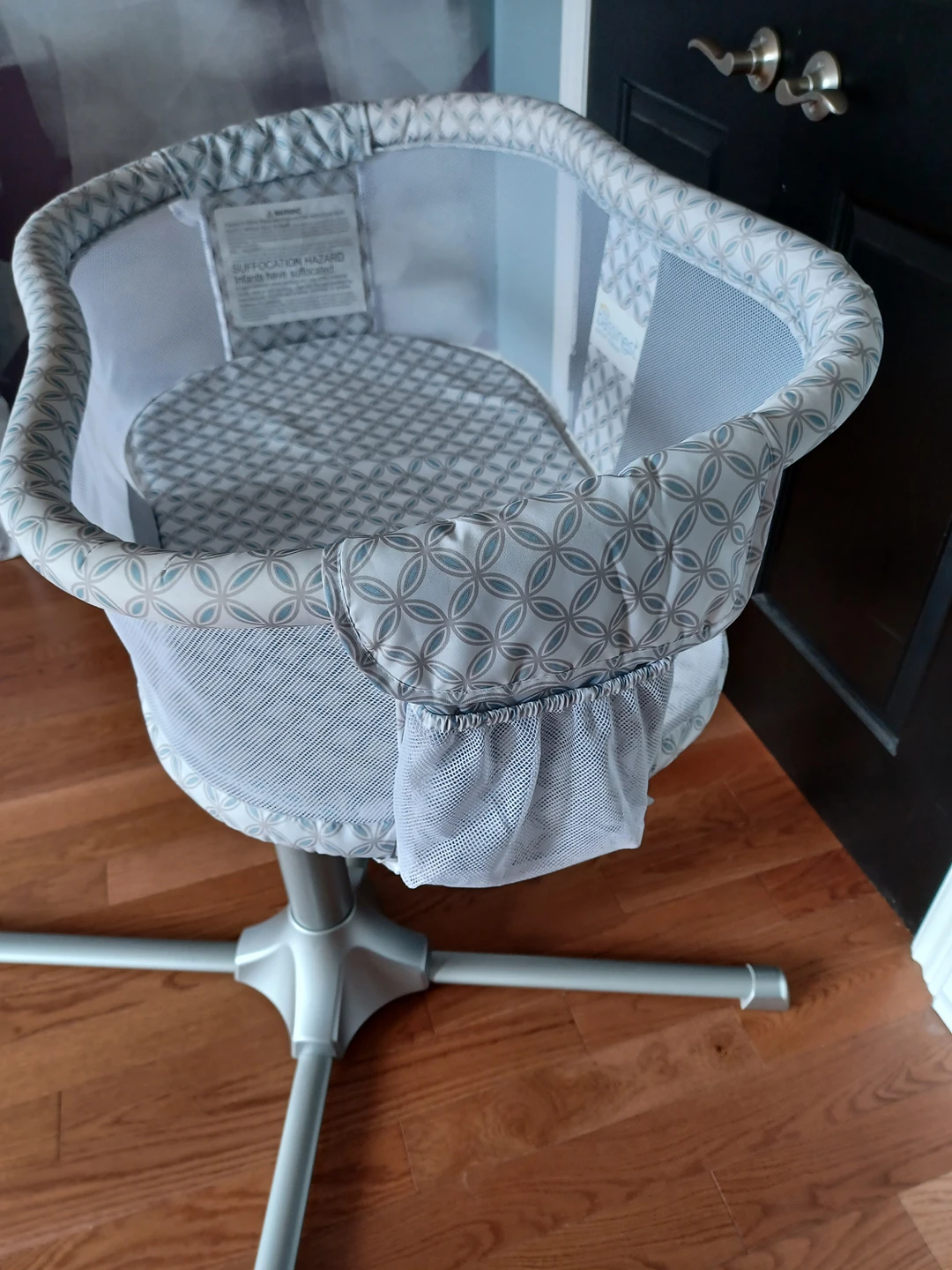 Halo bassinet swivel sleeper