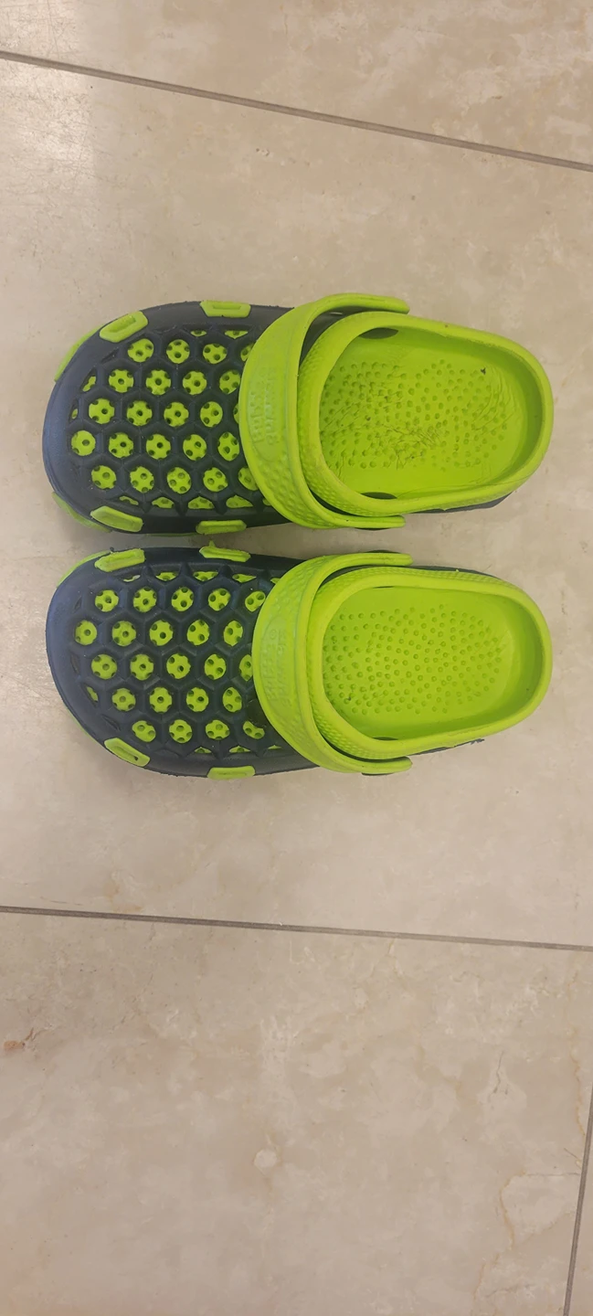 Kids water slippers #freecycle - photo 3