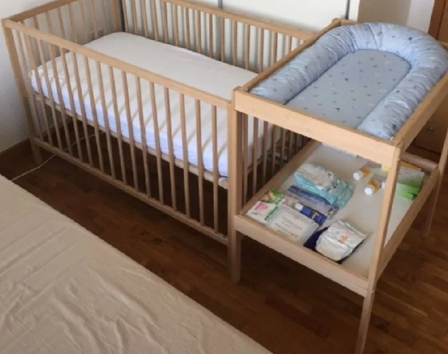 Crib & Change table