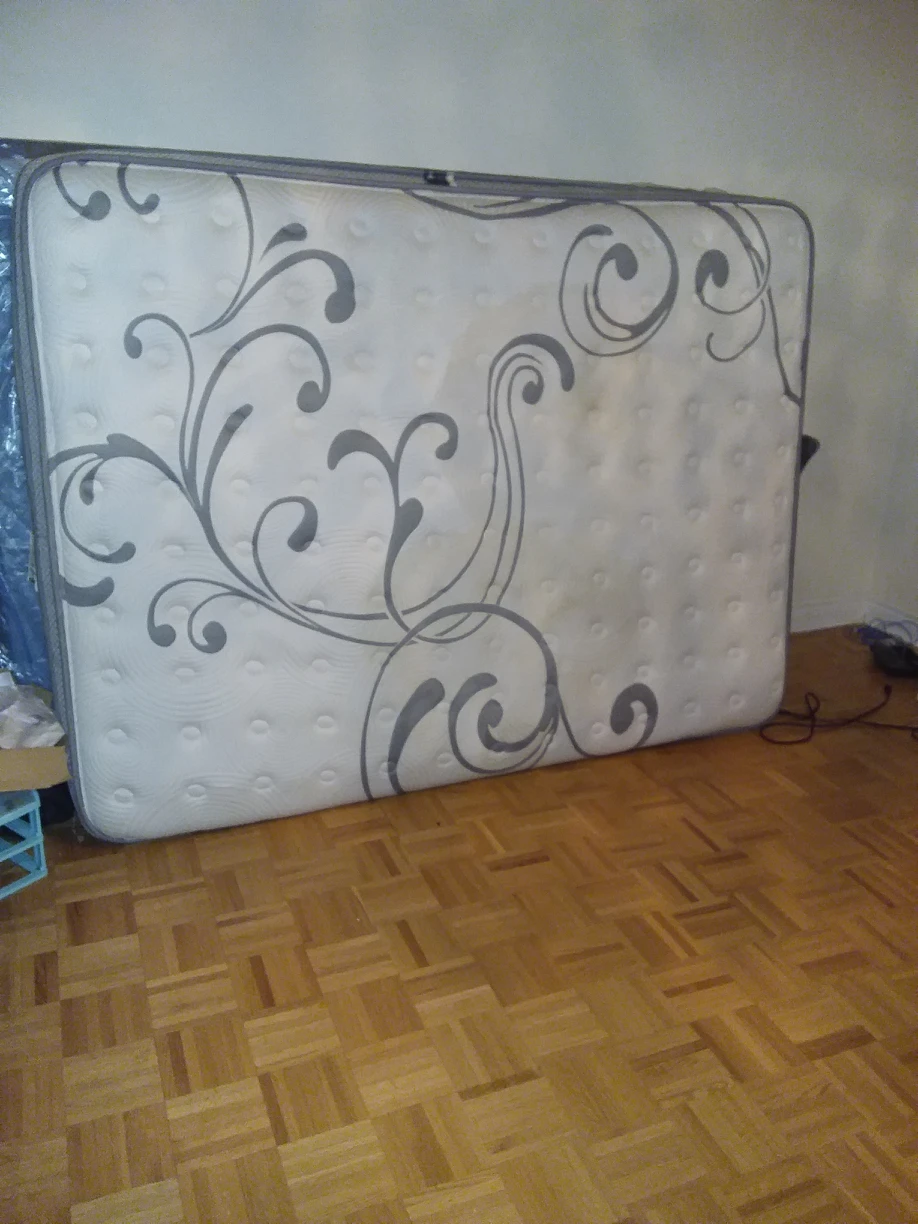 Queen mattress and box spring