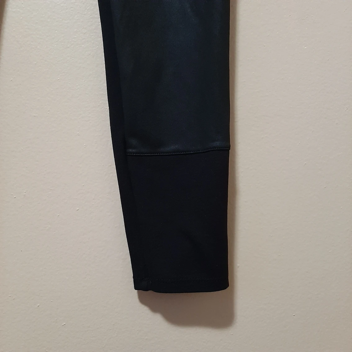 BLack Pants/Leggings' Medium by Guess Los Angeles image indicator(4)