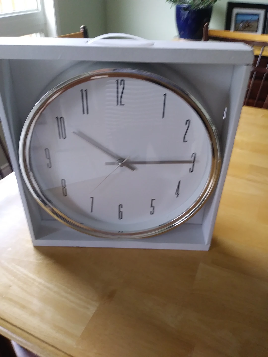 Large clock. thumbnail