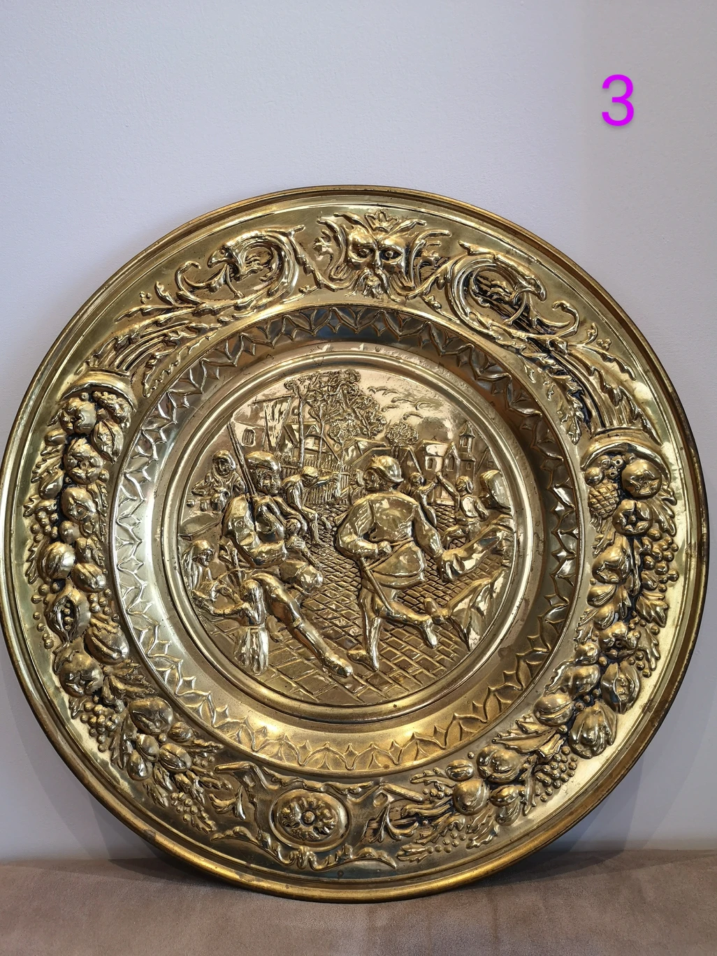 3 Vintage Brass Decorative Wall Plates image indicator(3)