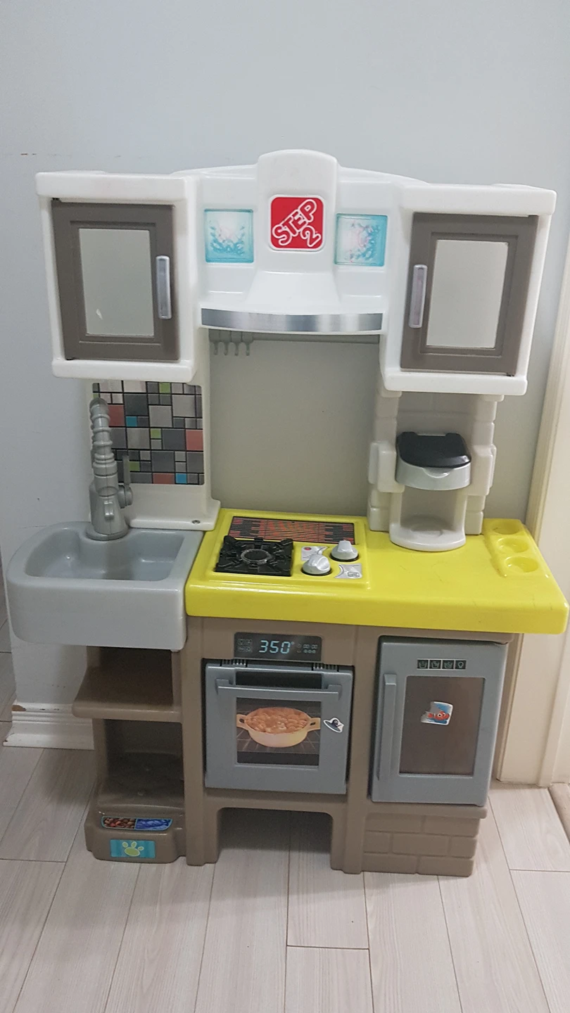Toy Kitchen. thumbnail