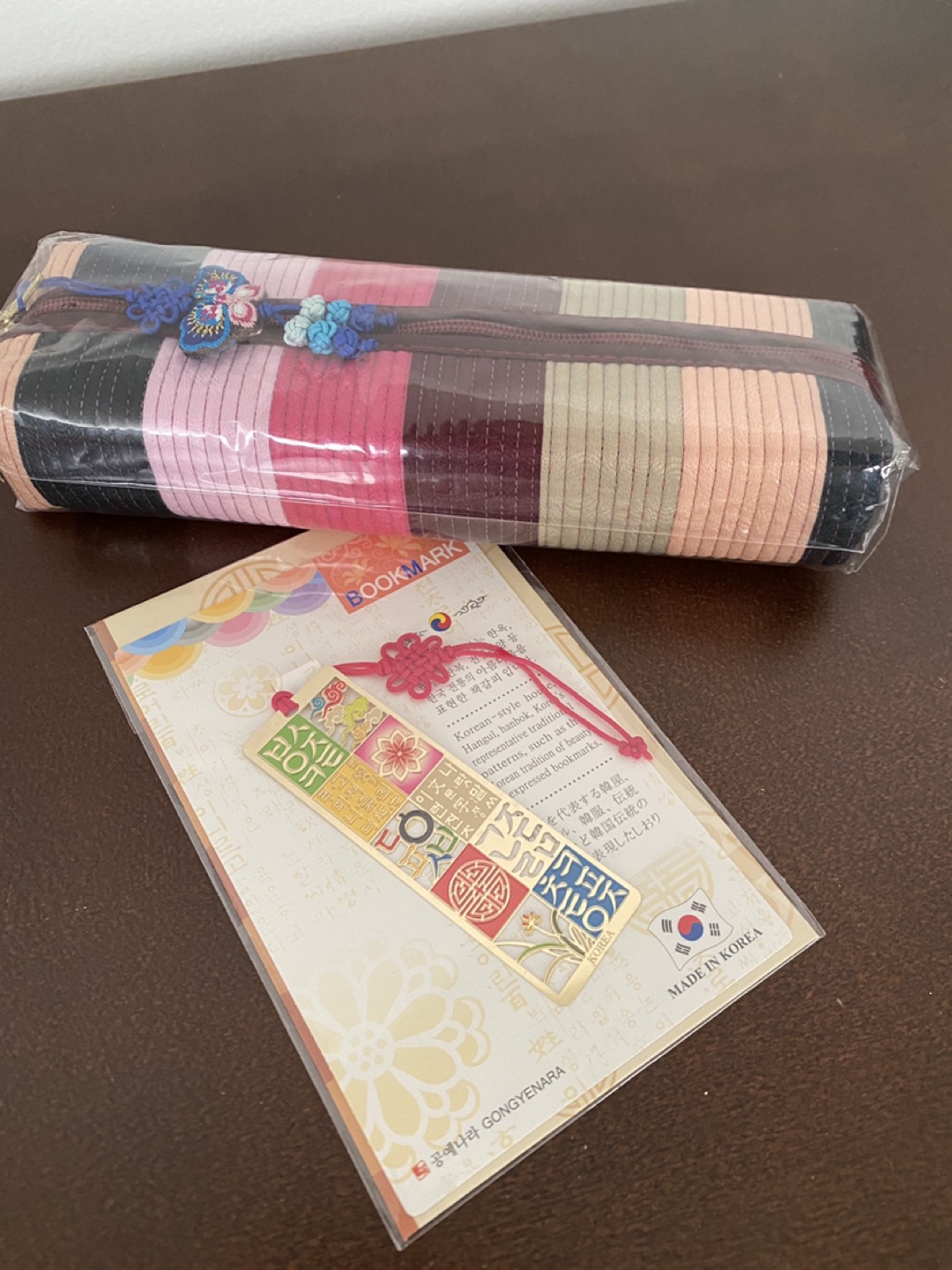 Bookmark & Pouch thumbnail