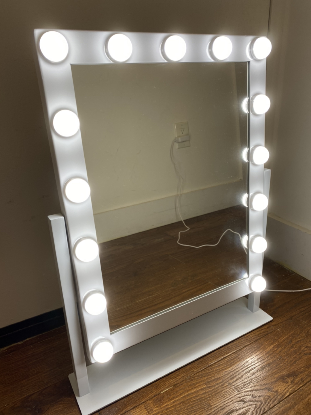 Mirror w/ LED Lights