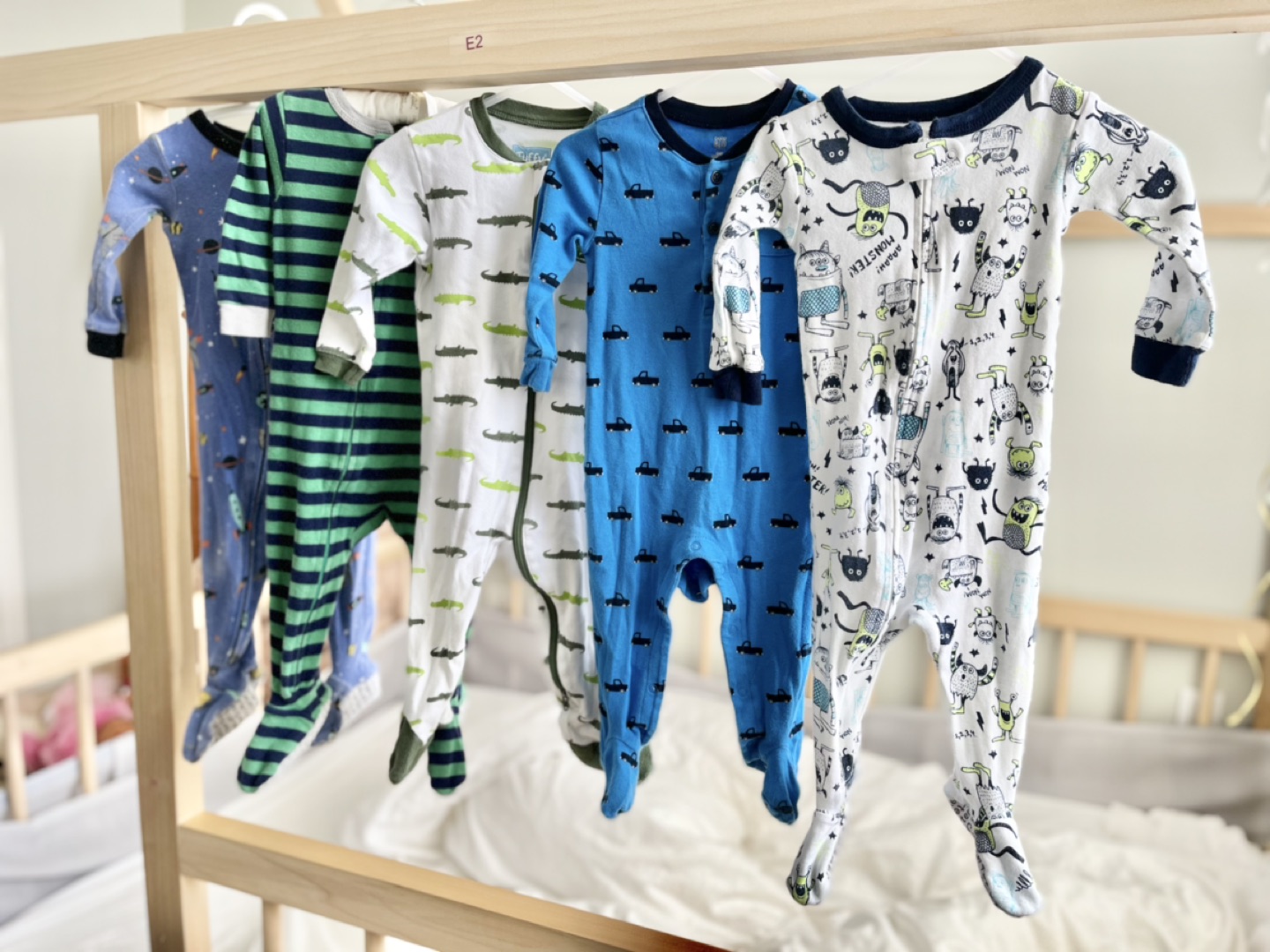 COTTON SLEEPWEAR / ONESIES (9-12 months)