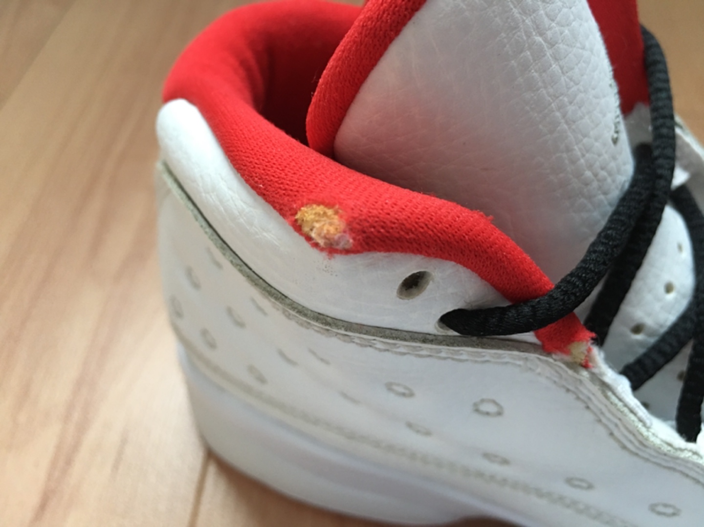 USED Nike Air Jordan Youth Basketball Shoes image indicator(5)