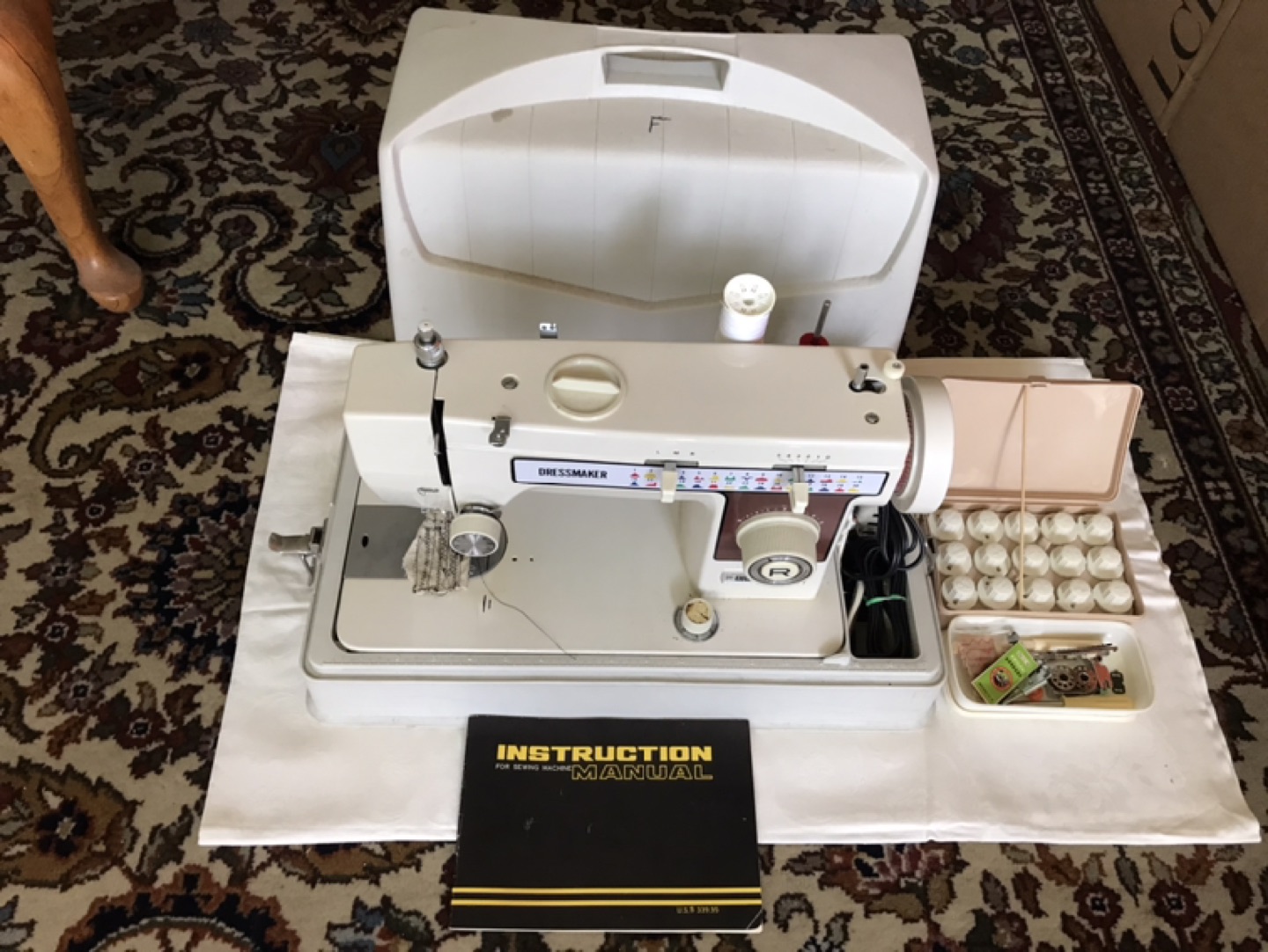 Sewing Machine - photo 2
