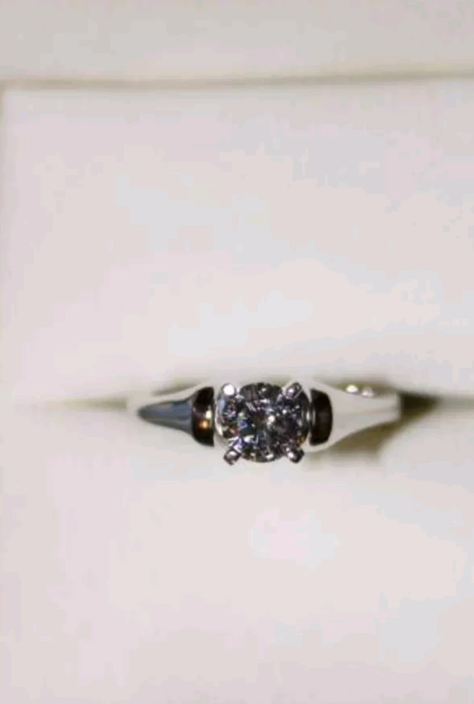 Diamond engagement ring NEW image indicator(3)