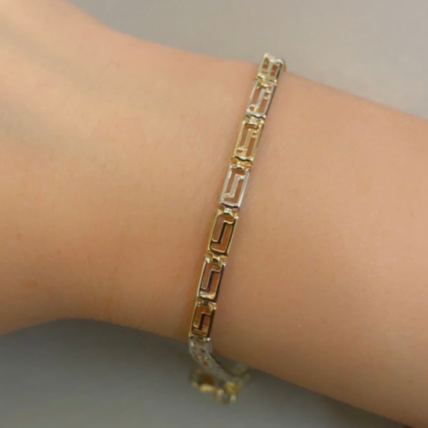 Kids 10K gold Greek key thumbnail
