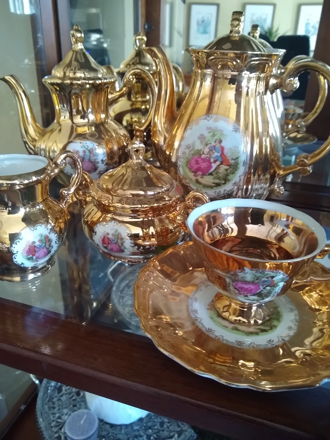Gold Colored Teapot Set image indicator(3)