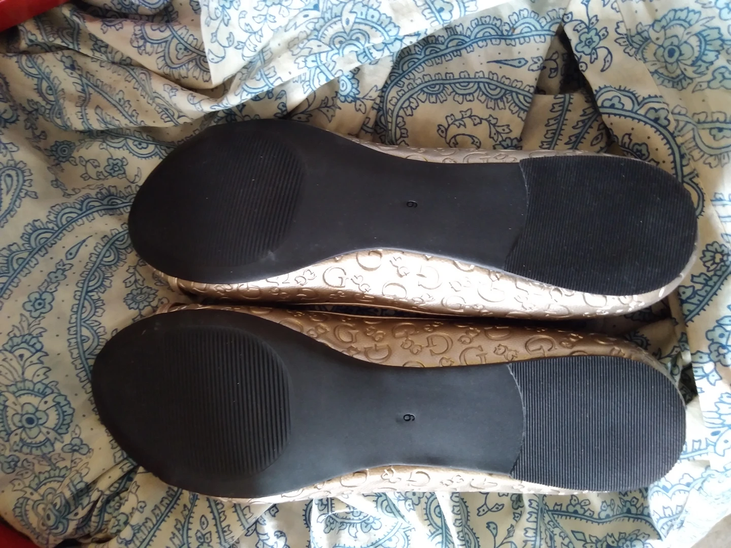 Guess women's flats image indicator(2)