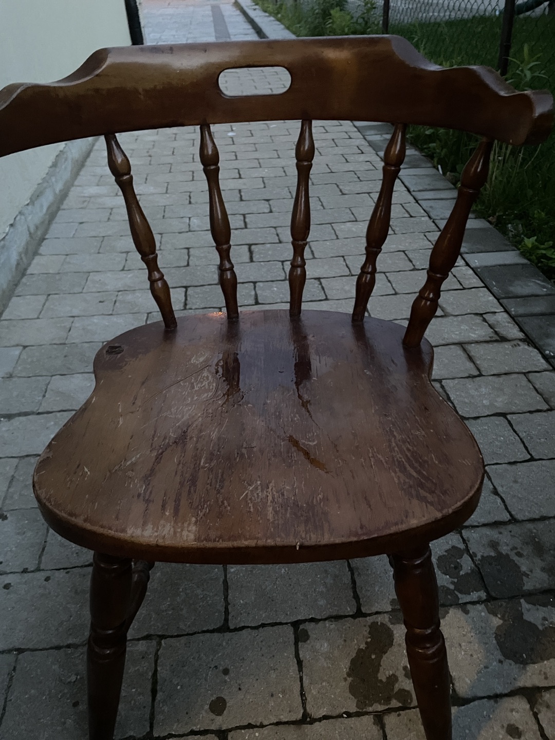 Single wood chair in a good condition thumbnail