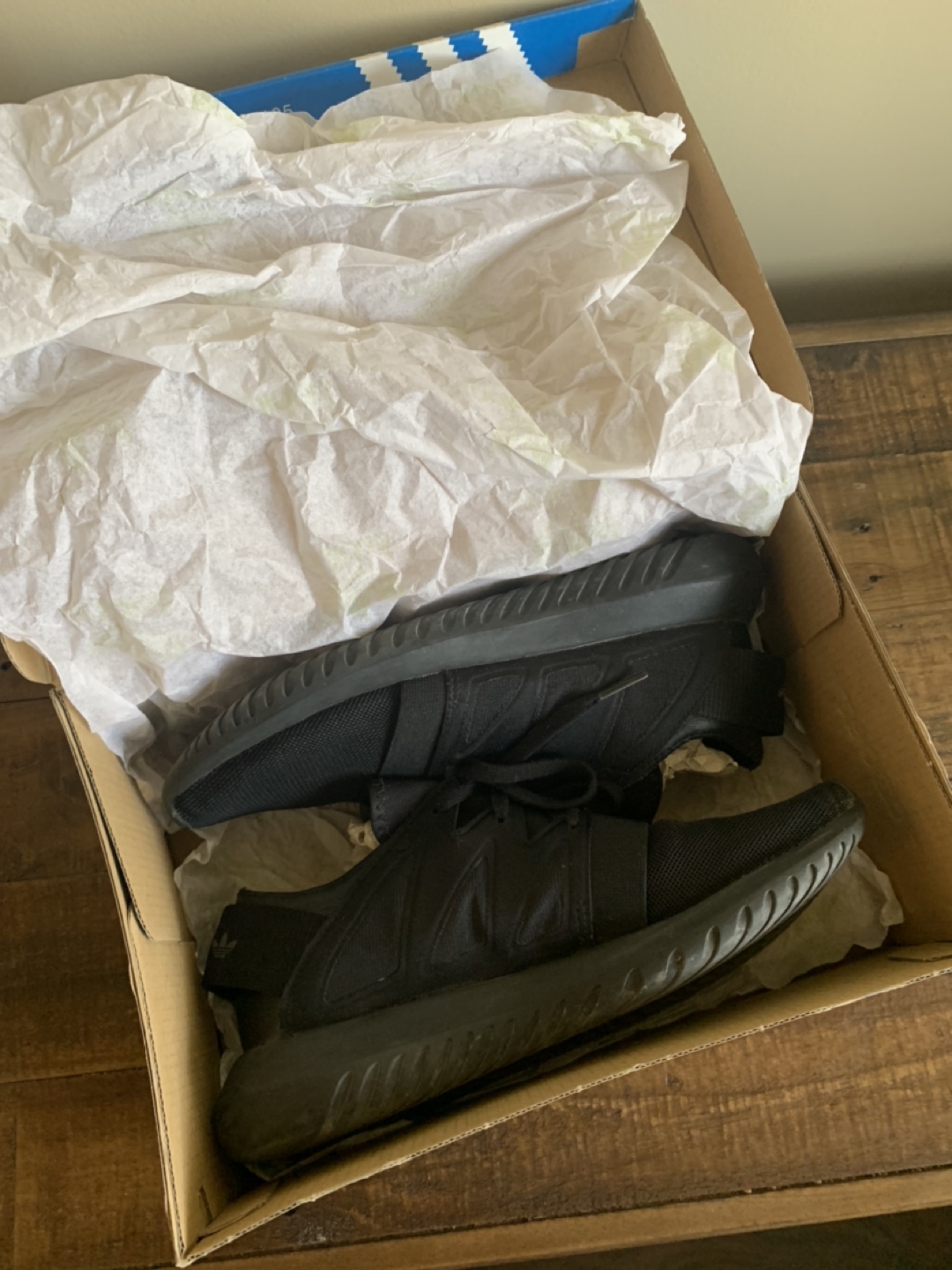 Adidas tubular viral all black image indicator(2)