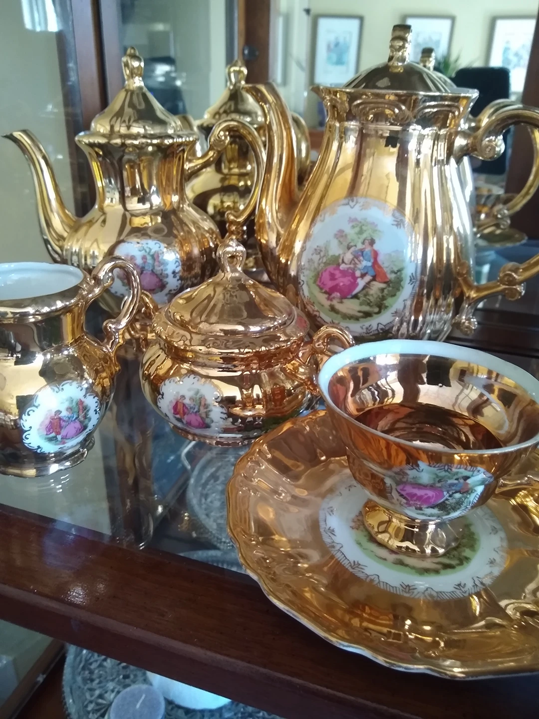Gold Colored Teapot Set image indicator(2)