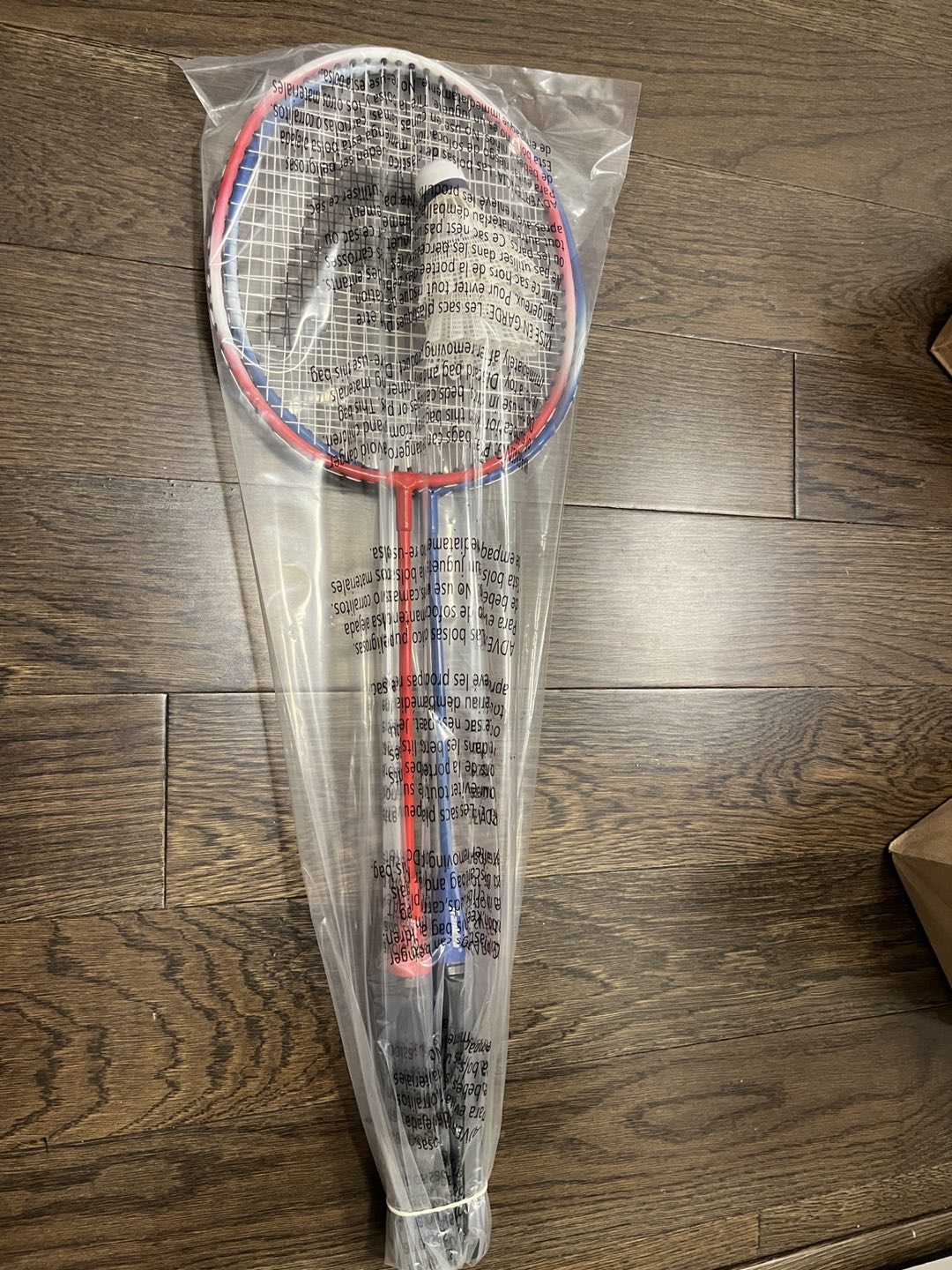 Badminton racket + birdie thumbnail