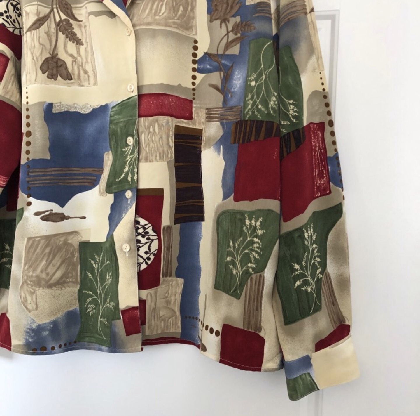 Vintage 80s Colourful Leafy Blouse image indicator(2)