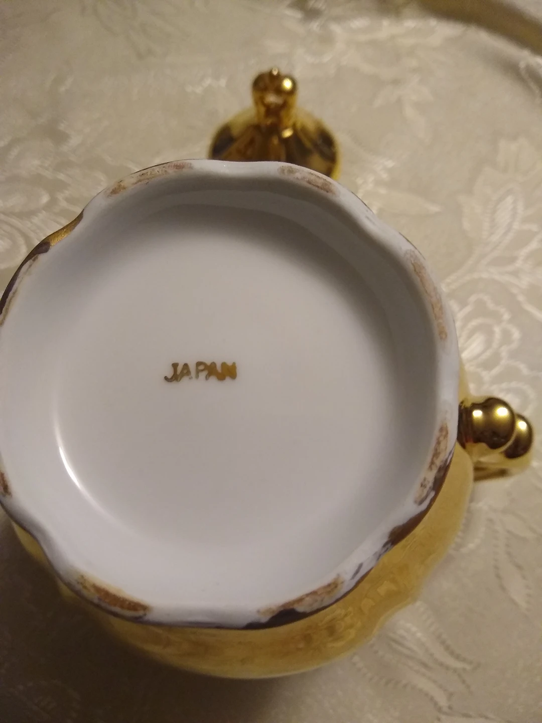 Gold Colored Teapot Set image indicator(4)