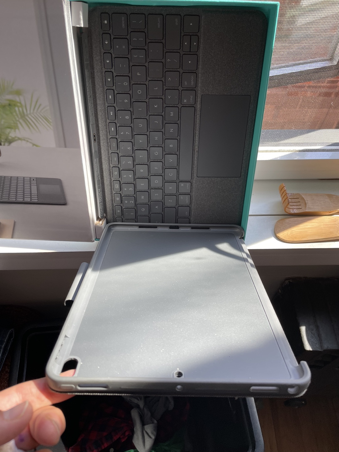 Logitech Combo Touch iPad Air 3rd gen. - photo 4