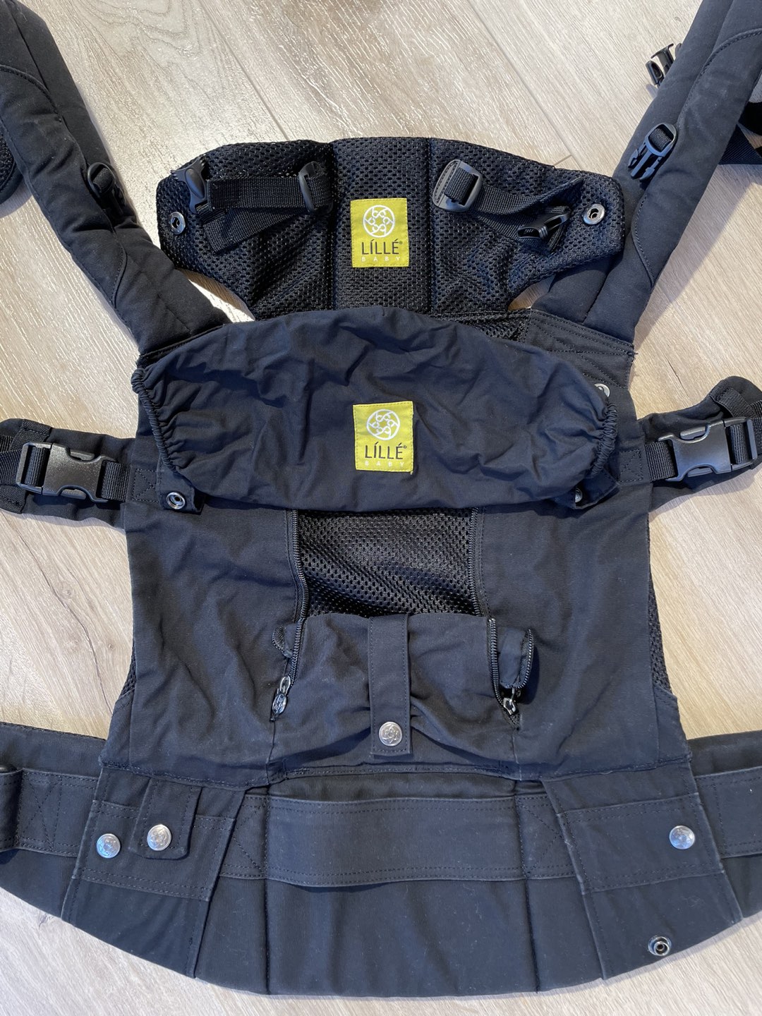 Lille baby 6 in 1 baby carrier thumbnail